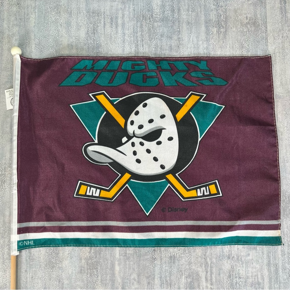 Vintage Anaheim Mighty Ducks Mini Flag. RARE 17”x12.5” NHL Hockey NY Disney